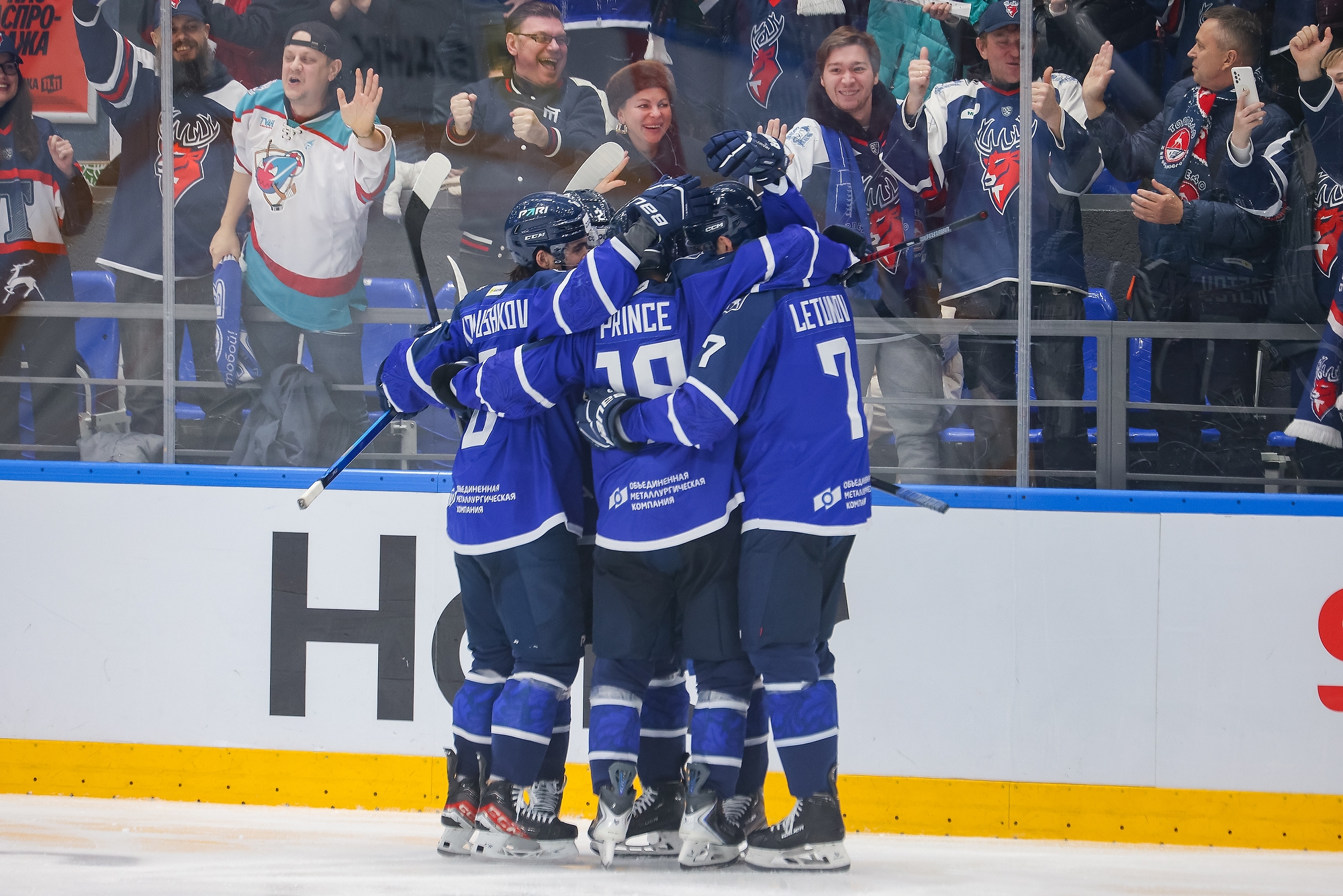 Поравнялись с лидером конференции!