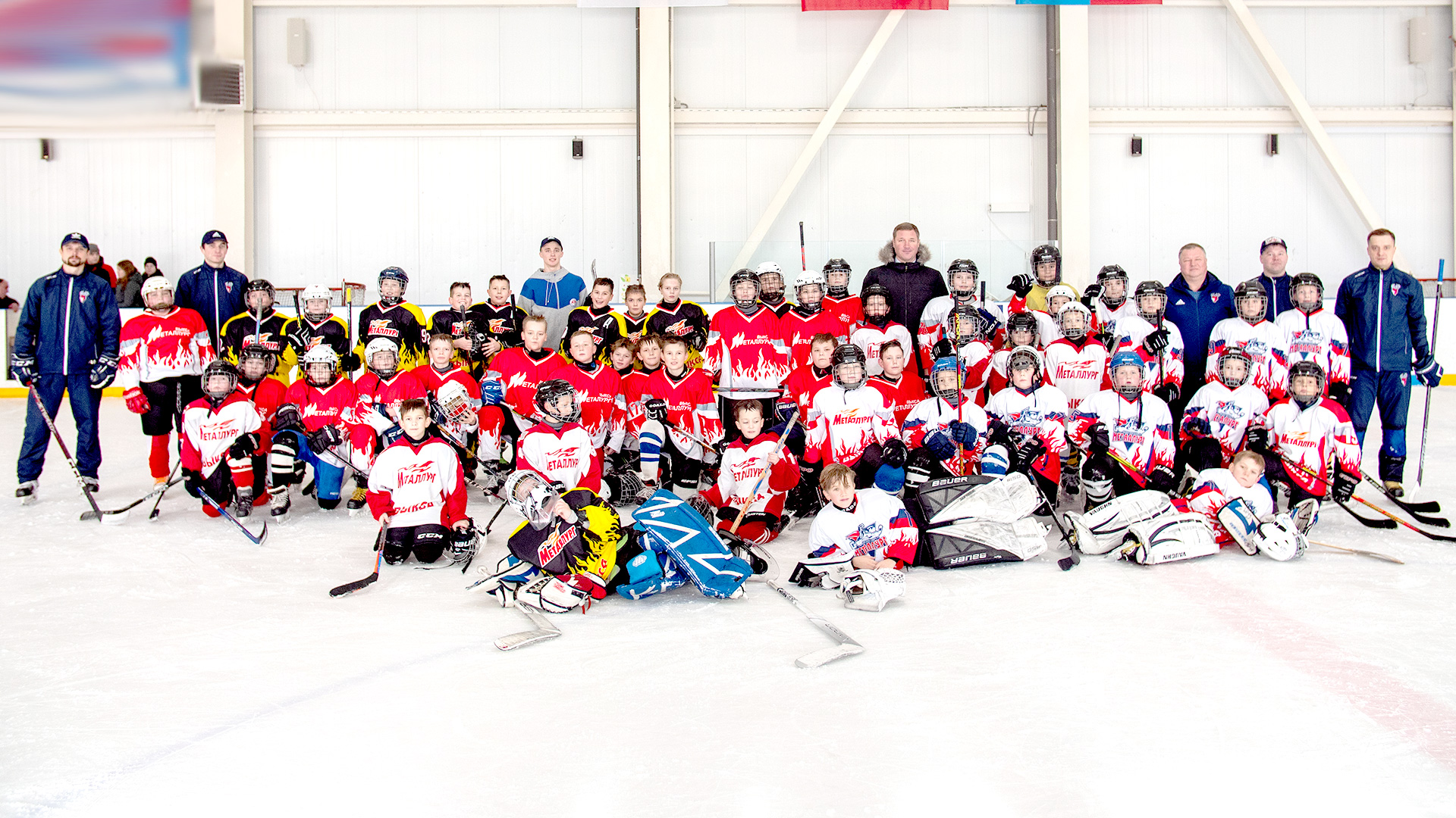 «Торпедо» и ОМК помогают развивать детский хоккей в Выксе!